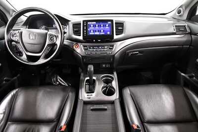 2018 Honda Ridgeline, $20349. Photo 3