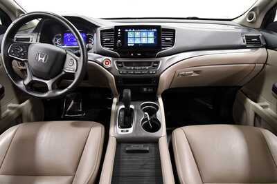 2019 Honda Pilot, $23849. Photo 3