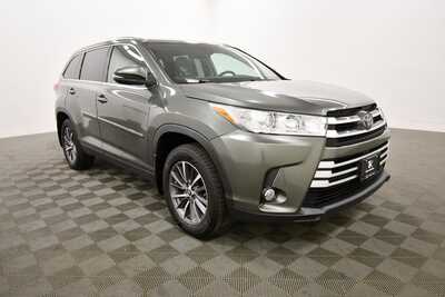 2019 Toyota Highlander, $25349. Photo 10