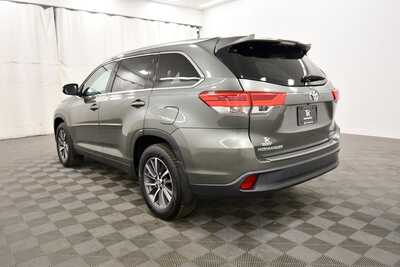 2019 Toyota Highlander, $25349. Photo 5