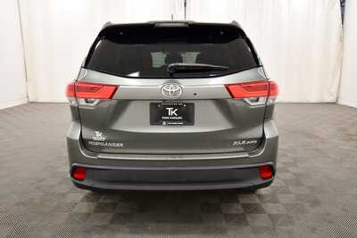 2019 Toyota Highlander, $25349. Photo 6