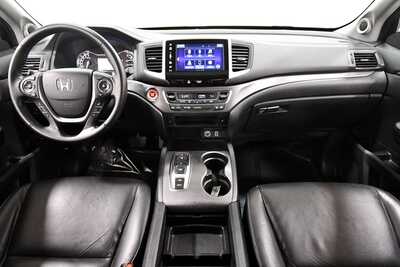 2020 Honda Ridgeline, $21849. Photo 3