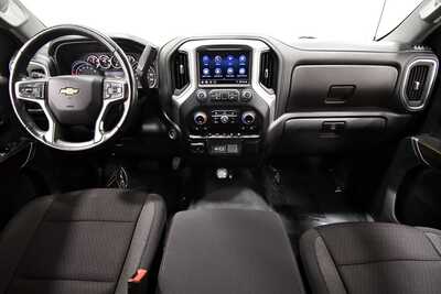 2020 Chevrolet 1500 Crew Cab, $28349. Photo 3
