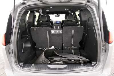 2020 Chrysler Pacifica, $25349. Photo 7
