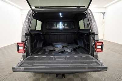 2021 Jeep Gladiator, $29349. Photo 7