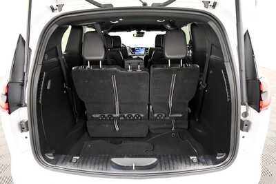 2025 Chrysler Pacifica, $30849. Photo 6