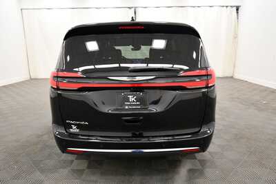 2025 Chrysler Pacifica, $29849. Photo 6