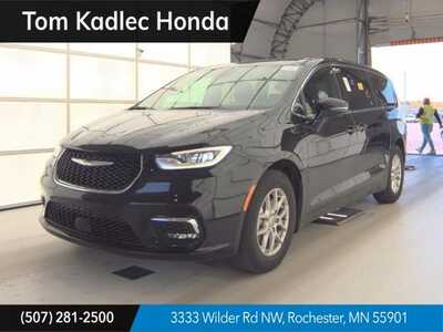 2025 Chrysler Pacifica, $31849. Photo 1