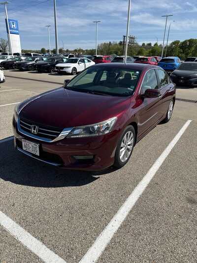 2014 Honda Accord, $14349. Photo 2