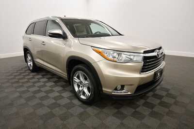 2015 Toyota Highlander, $19349. Photo 10