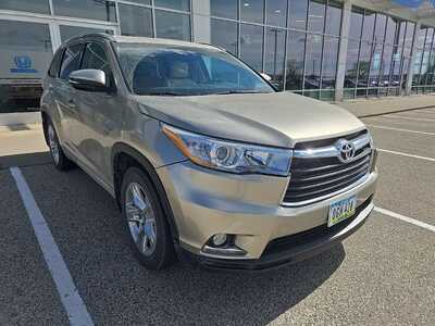 2015 Toyota Highlander, $20849. Photo 2