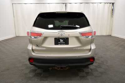 2015 Toyota Highlander, $19349. Photo 6