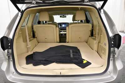 2015 Toyota Highlander, $19349. Photo 7