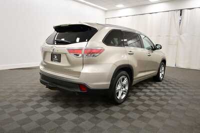 2015 Toyota Highlander, $19349. Photo 8