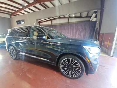 2023 Lincoln Aviator, $57044. Photo 2