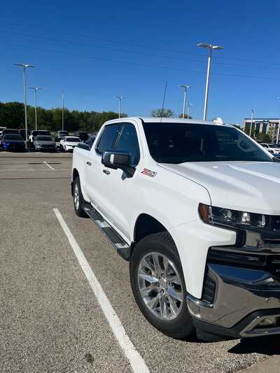 2021 Chevrolet 1500 Crew Cab, $36864. Photo 2