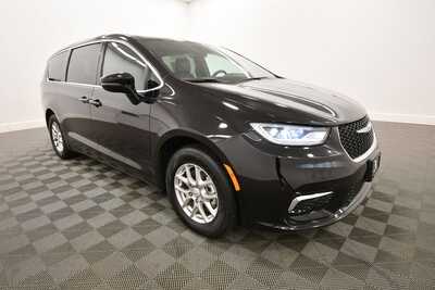 2025 Chrysler Pacifica, $31849. Photo 10