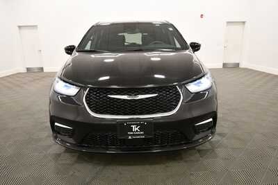 2025 Chrysler Pacifica, $31849. Photo 11
