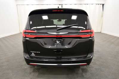 2025 Chrysler Pacifica, $31849. Photo 6