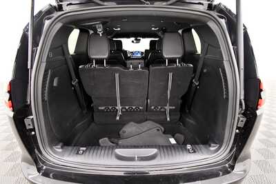 2025 Chrysler Pacifica, $31849. Photo 7