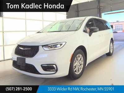 2025 Chrysler Pacifica, $34145. Photo 1