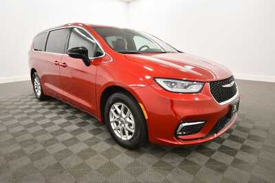 2025 Chrysler Pacifica, $31349. Photo 10