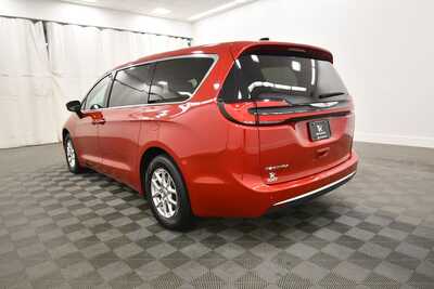 2025 Chrysler Pacifica, $31349. Photo 5