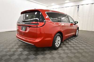 2025 Chrysler Pacifica, $31349. Photo 8