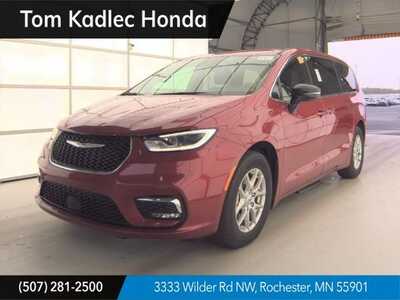 2025 Chrysler Pacifica, $33610. Photo 1