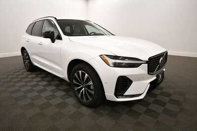 2024 Volvo XC60, $38845. Photo 10