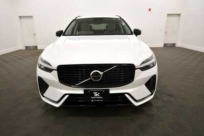 2024 Volvo XC60, $38845. Photo 11