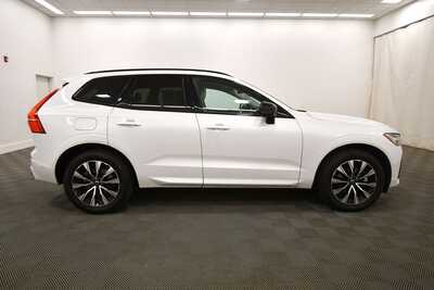 2024 Volvo XC60, $38845. Photo 9