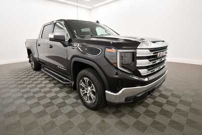2022 GMC 1500 Crew Cab, $39845. Photo 10