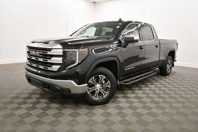 2022 GMC 1500 Crew Cab, $39845. Photo 2