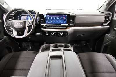 2022 GMC 1500 Crew Cab, $39845. Photo 3