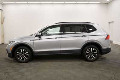 2023 Volkswagen Tiguan, $22849. Photo 4