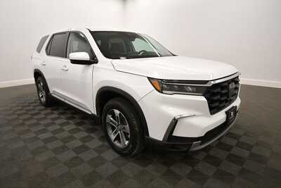 2025 Honda Pilot, $39345. Photo 10