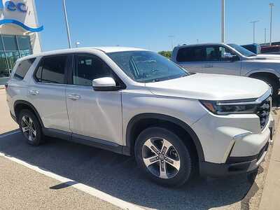 2025 Honda Pilot, $41849. Photo 2