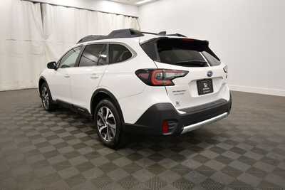2021 Subaru Outback, $25345. Photo 5
