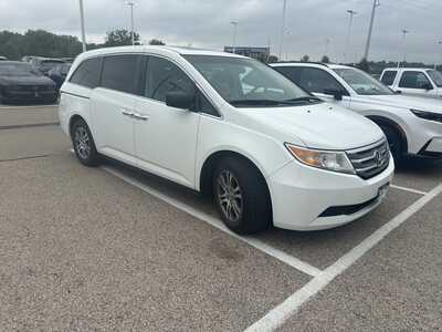 2012 Honda Odyssey, $9310. Photo 2