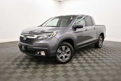 2017 Honda Ridgeline, $19349. Photo 2