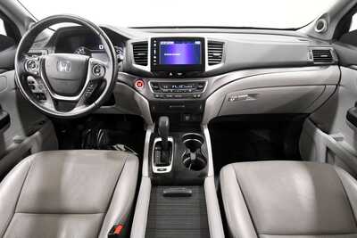 2017 Honda Ridgeline, $19349. Photo 3