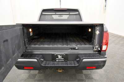 2017 Honda Ridgeline, $19349. Photo 7