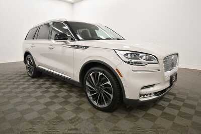 2020 Lincoln Aviator, $29849. Photo 10