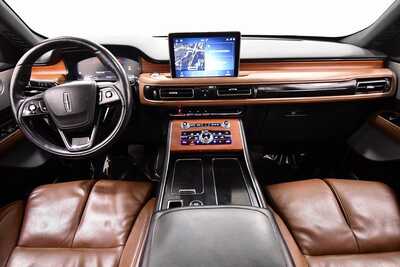 2020 Lincoln Aviator, $29849. Photo 3