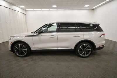 2020 Lincoln Aviator, $29849. Photo 4
