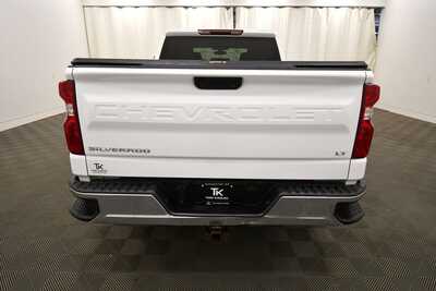 2020 Chevrolet 1500 Crew Cab, $26849. Photo 6