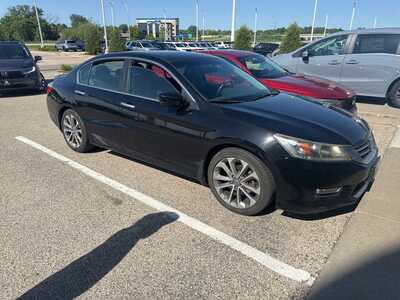2013 Honda Accord, $8648. Photo 2