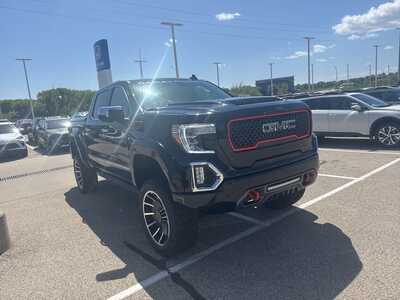 2022 GMC 1500 Crew Cab, $41025. Photo 2