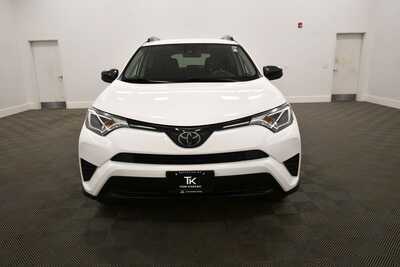 2018 Toyota RAV4, $16345. Photo 11